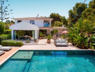 Villa for sale in Santa Ponsa