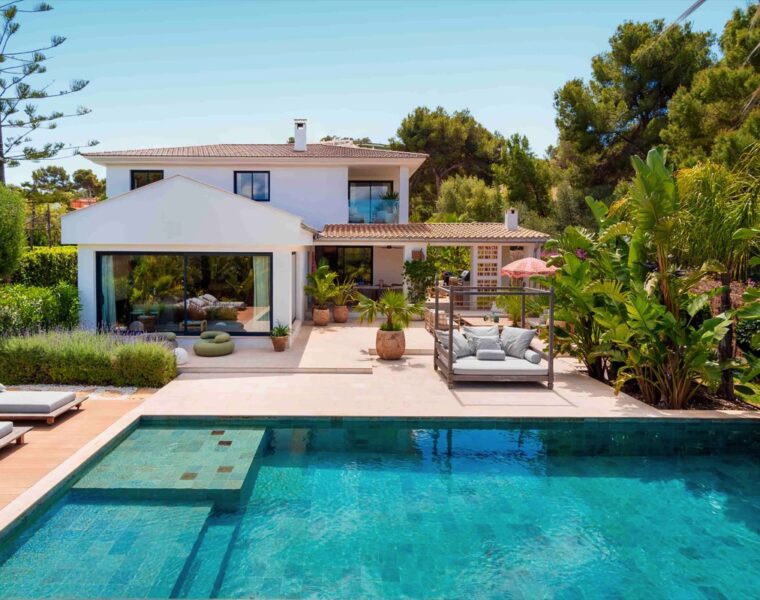 Villa for sale in Santa Ponsa