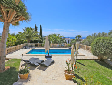 Villa for sale in Santa Ponsa