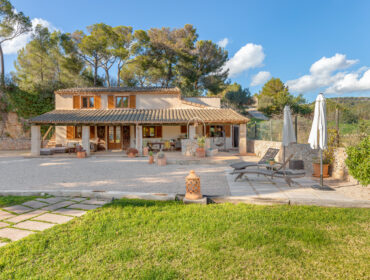 Finca for sale in Calvia