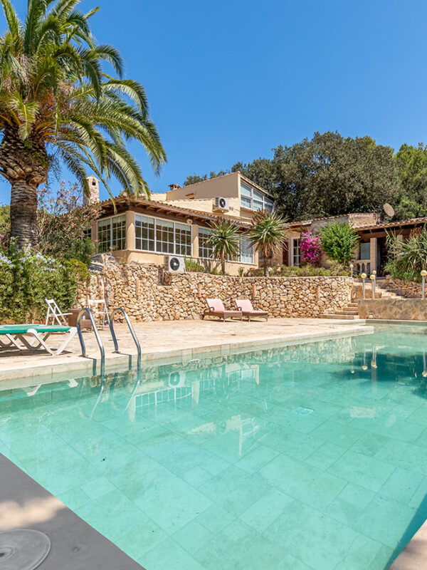 Finca for sale near Llucmajor5