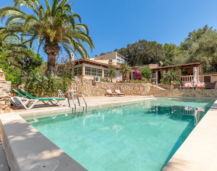 Finca for sale near Llucmajor5