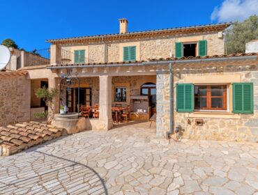 Villa for sale in Galilea