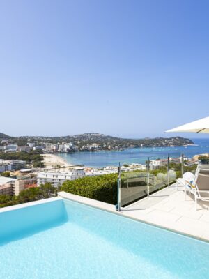 Villa contemporánea con vistas al mar en venta en santa ponsa